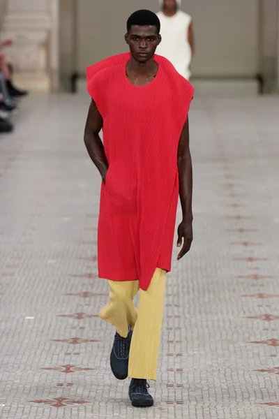 Look 9